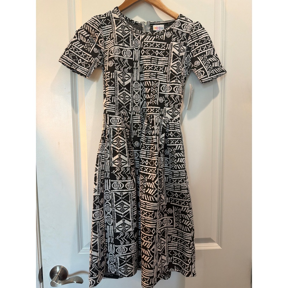 LuLaRoe Amelia Dress XXS Black White Geometric Tribal Print Short Sleeve Zipper